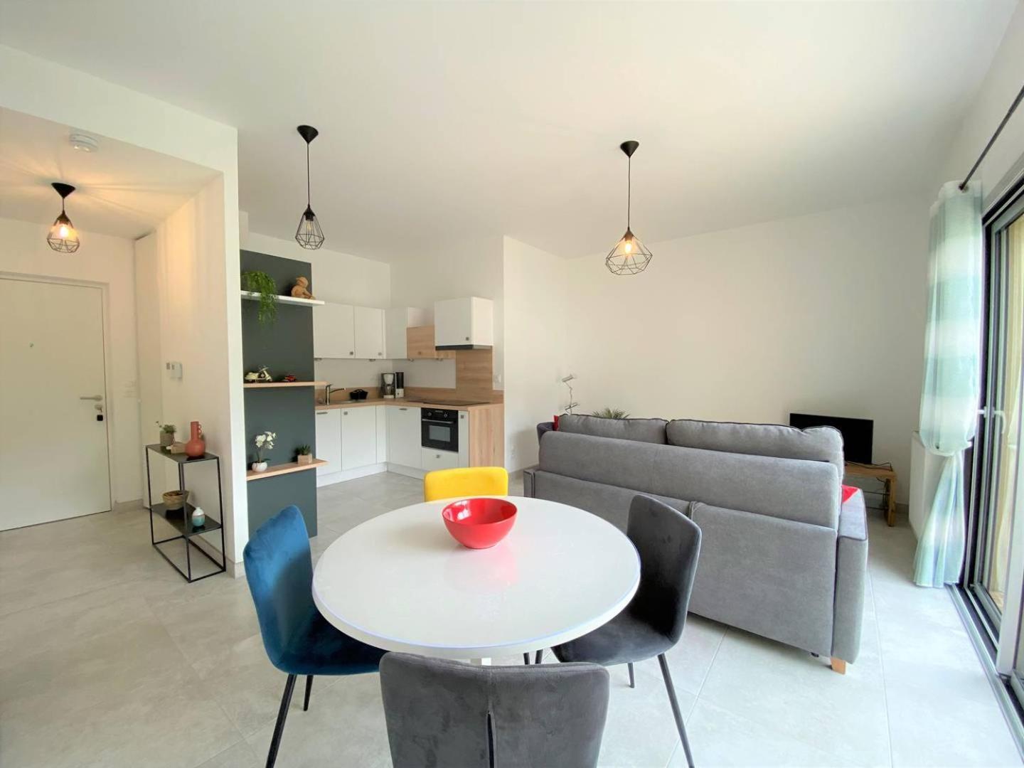 Avec Balcon Terrasse A - Ref 844 Appartement *