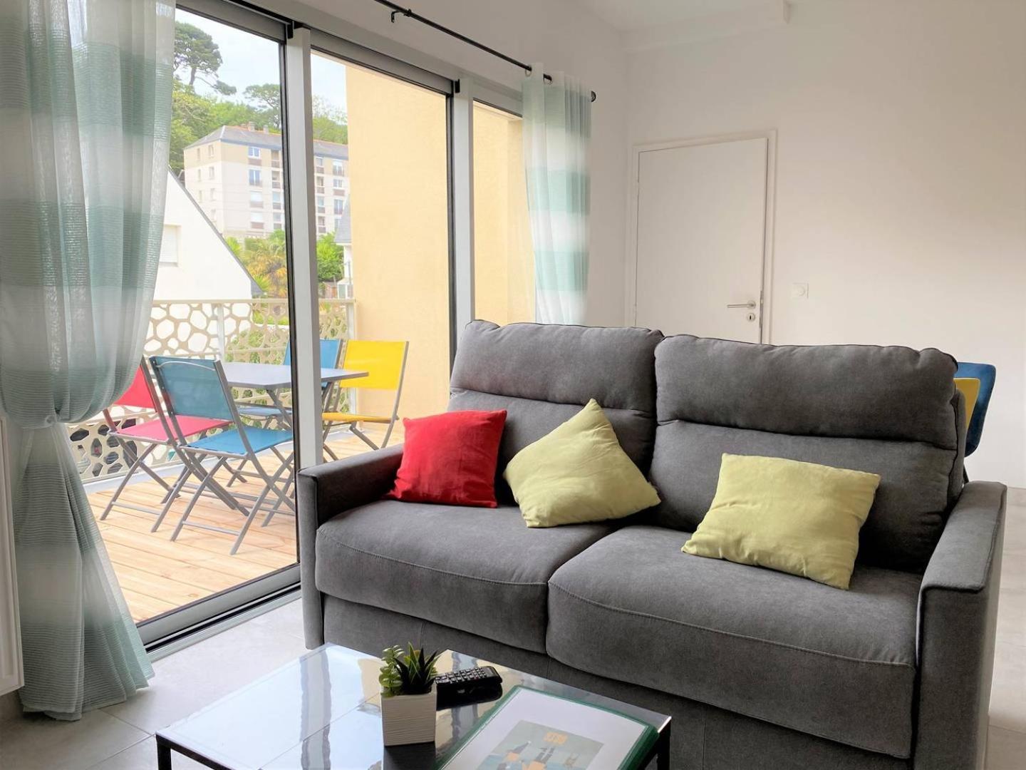 Appartement Avec Balcon Terrasse A - Ref 844 *